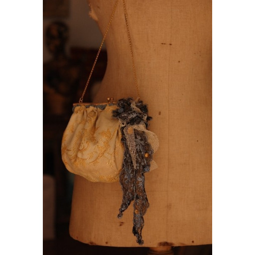 (0157)