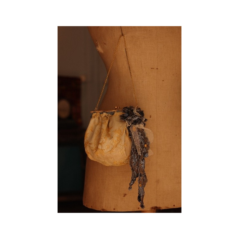 (0157)
