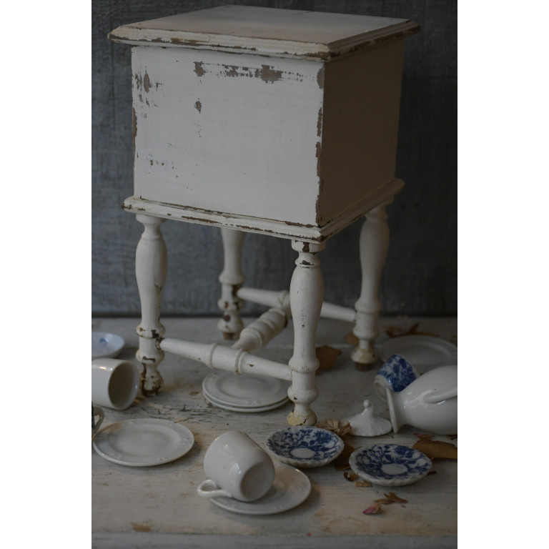 (etage-poupeeblanc)