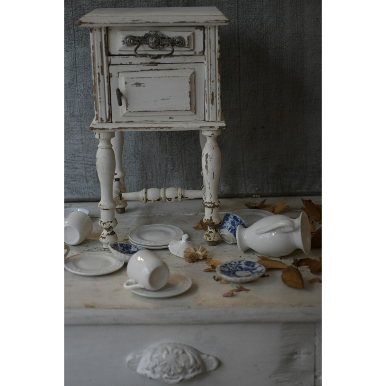 (etage-poupeeblanc)