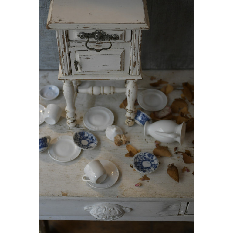 (etage-poupeeblanc)