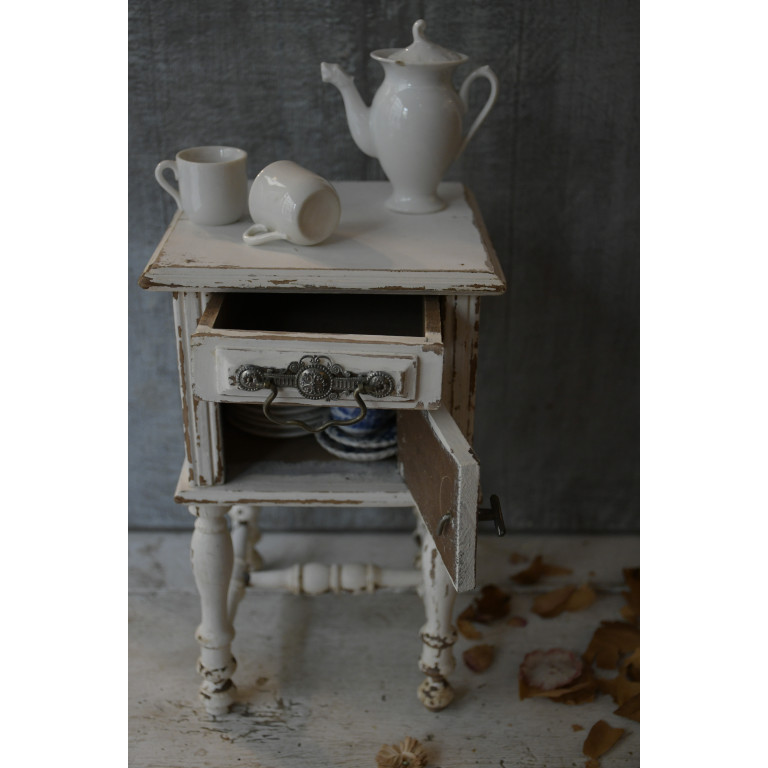 (etage-poupeeblanc)